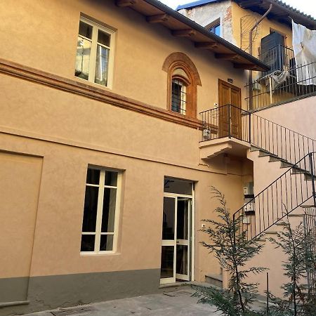 Maschera Di Ferro Appartamento In Centro Storico Pinerolo Bagian luar foto